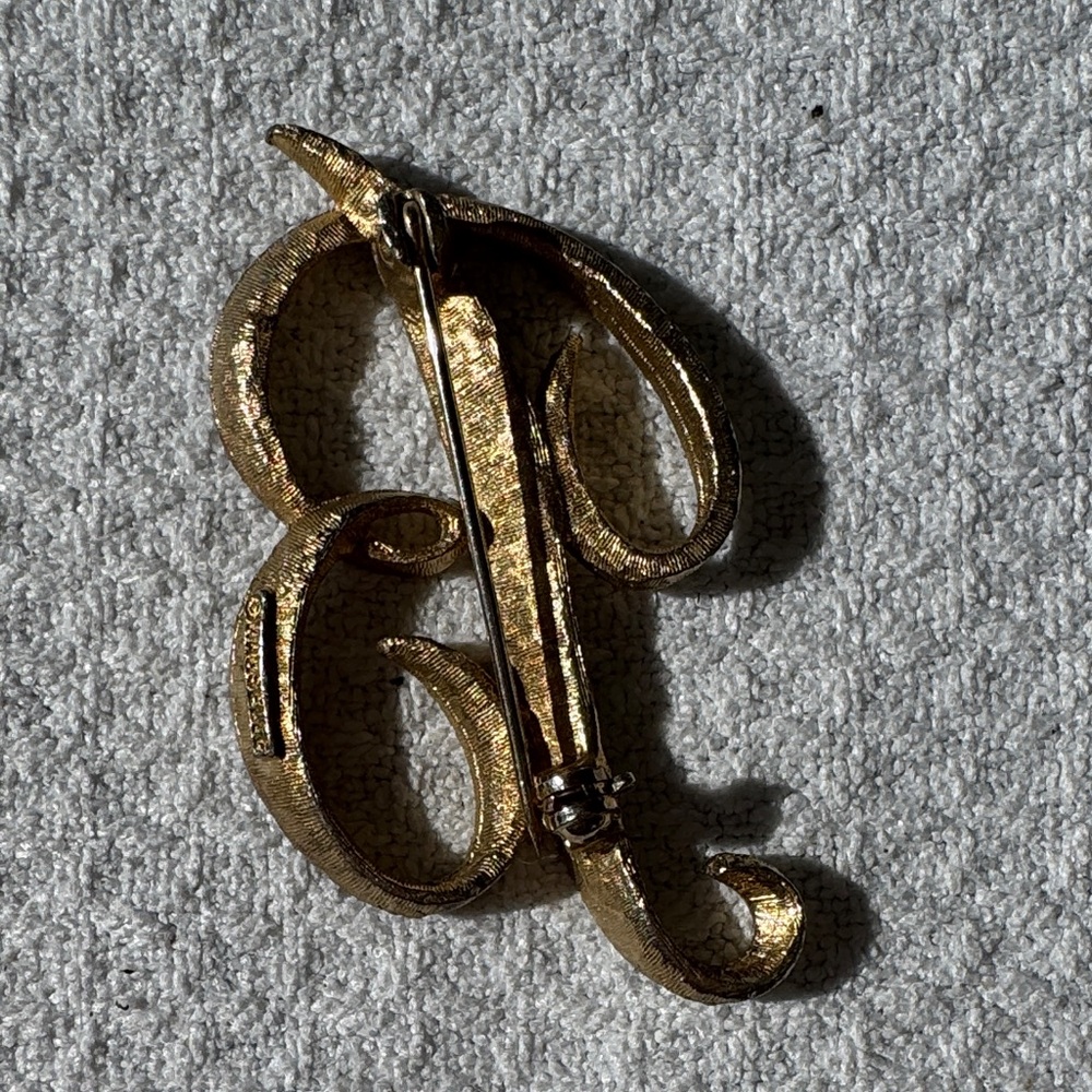 Vintage Mamselle Monogram Initial Gold Tone Decorative Letter B Brooch Pin - Picture 2 of 8